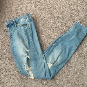 Universal Thread Jeans
